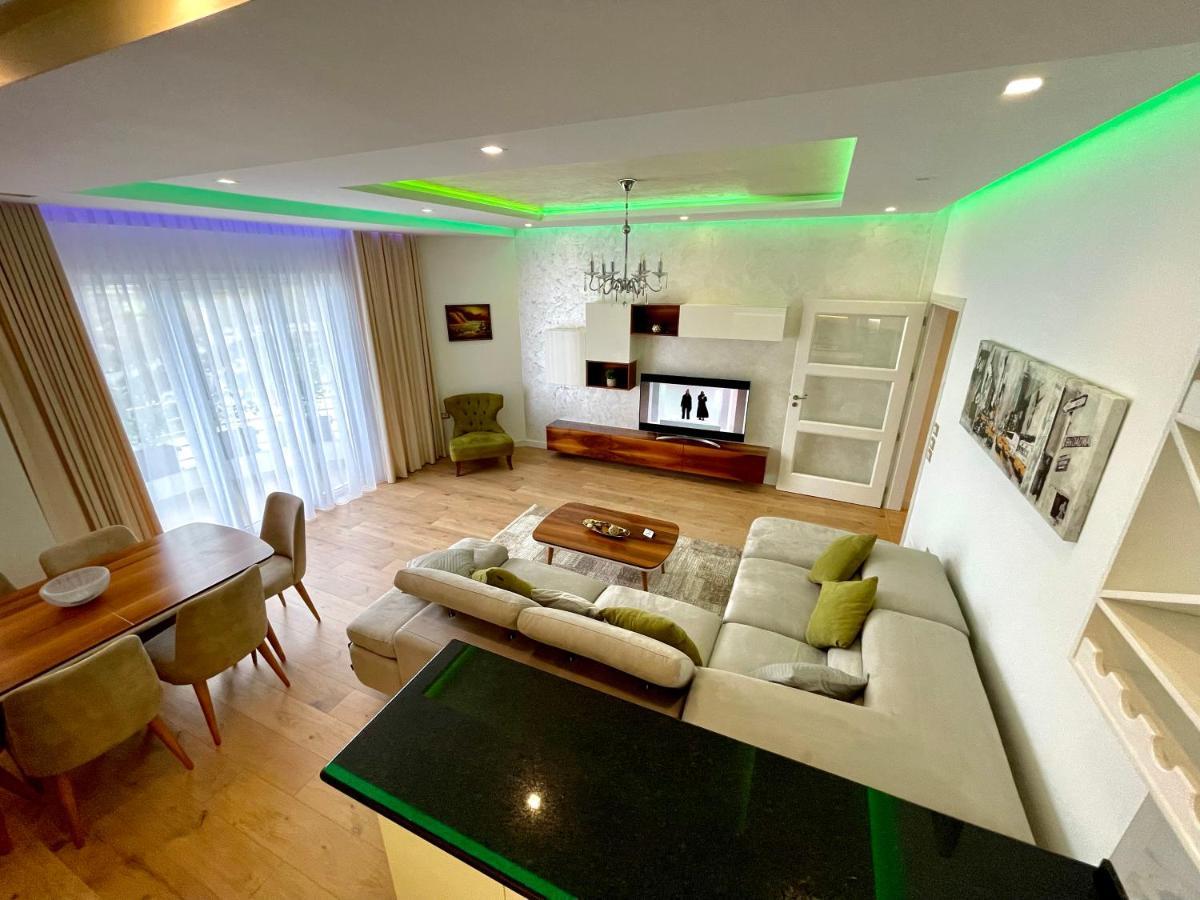 Queen'S Luxury Apartments Lake Tirana Exterior foto